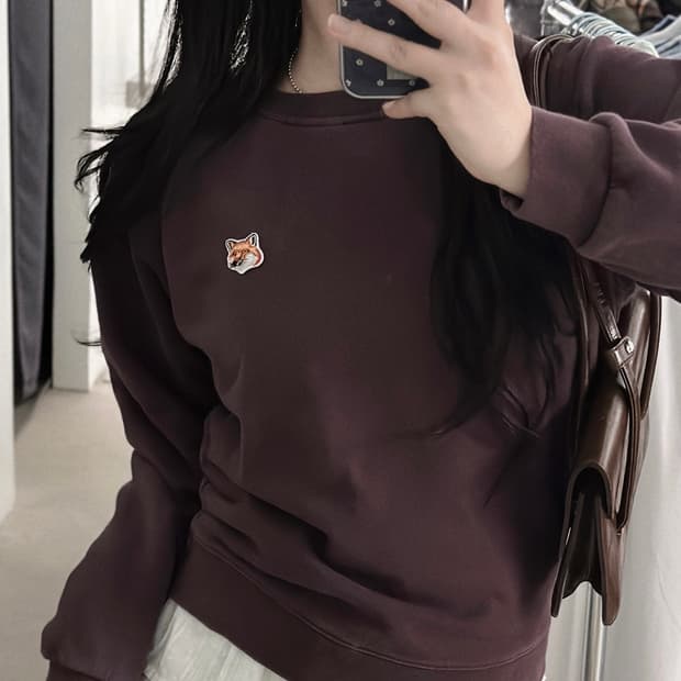 메종키츠네 폭스헤드 마룬 맨투맨 