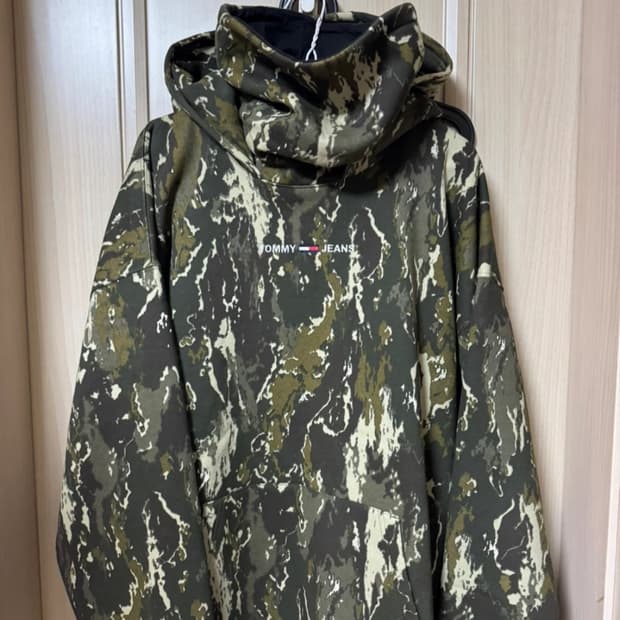 새상품 타미 진스 우드랜드 카모 바라클라바 후드 라지