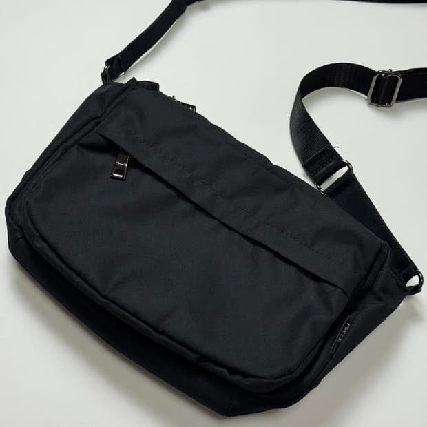 요지야마모토 남녀공용 가방  Y'SACCS 크로스백 메신저백 블랙