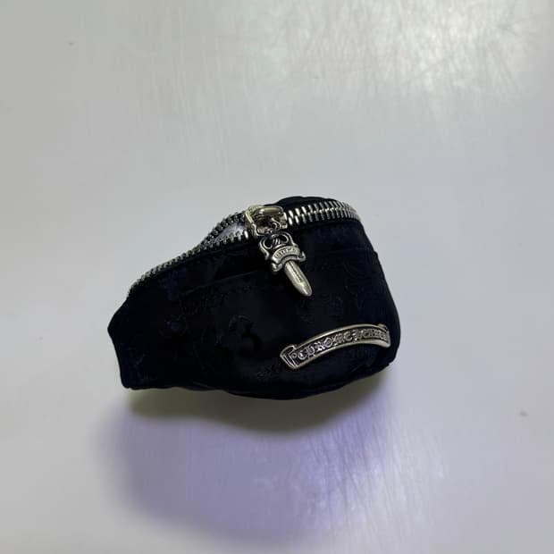 크롬하츠 블랙 벨트백 미니 가방