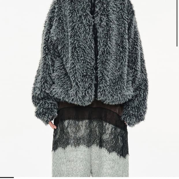 세릭 HAIRY BALACLAVA ZIP UP