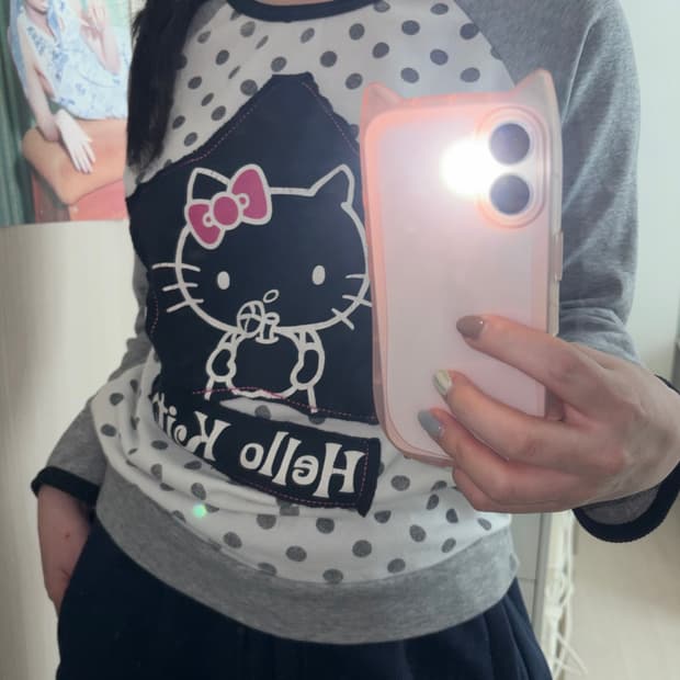 헬로키티 맨투맨