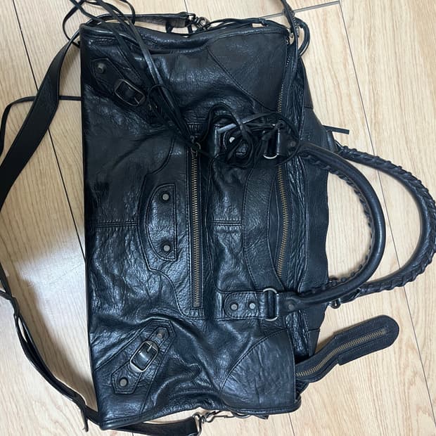 발렌시아가 모터백 블랙