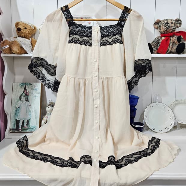 아이보리 블랙 레이스 로맨틱 원피스
