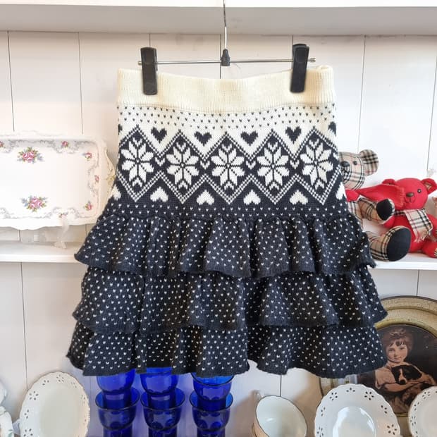 노르딕 니트 프릴 스커트