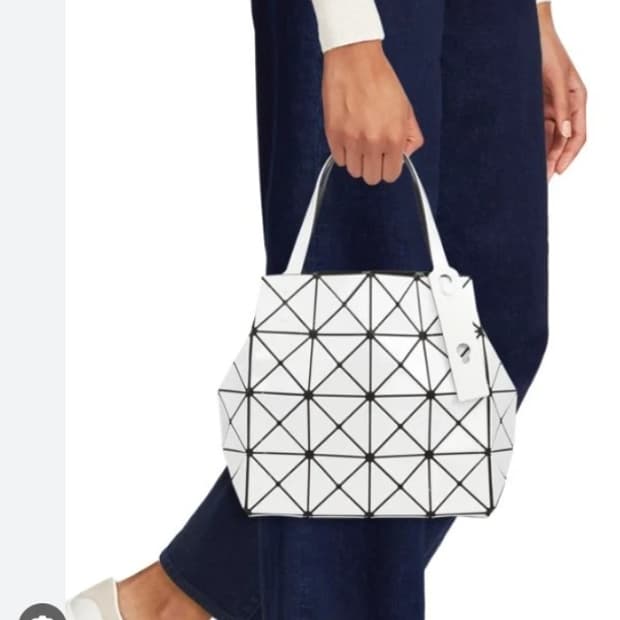 바오바오 이세이 미야케 캐럿 라지 토트백