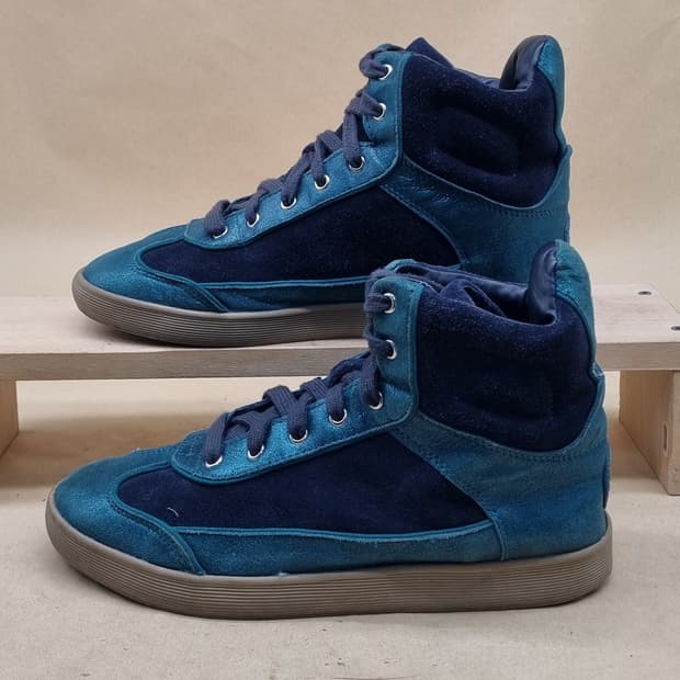 토리버치 스웨이드 여성 미드 250