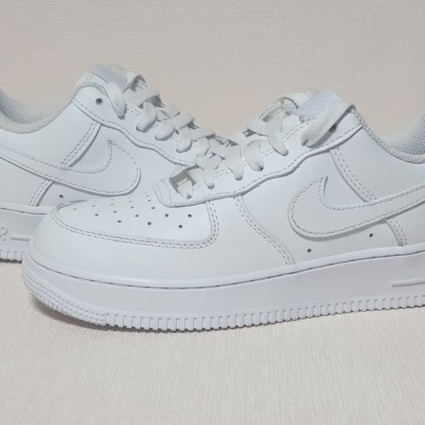나이키 에어포스 1 '07 트리플 화이트 240mm