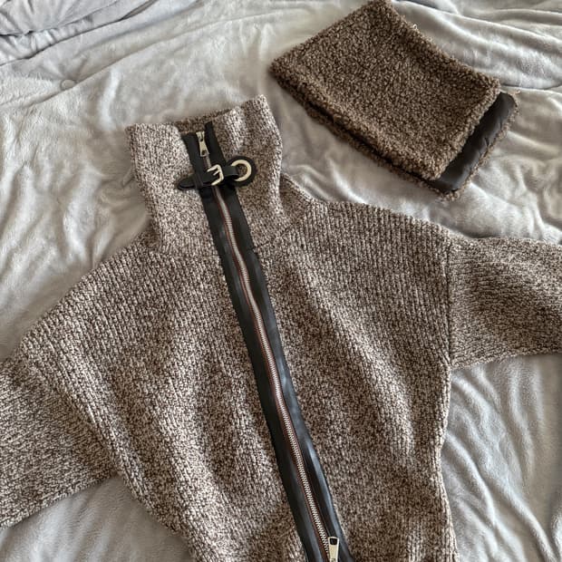 [새상품] 브라운 하이넥 뽀글이 퍼카라 투웨이 니트 집업