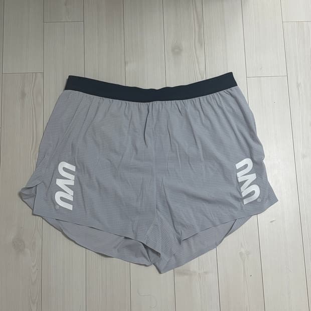 UVU 스플릿 쇼츠 라이트 그레이 Large