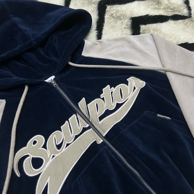 [Free]스컬프터 벨벳 크롭 후드집업