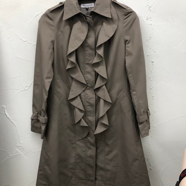 아츠로 타마야 프릴 코트