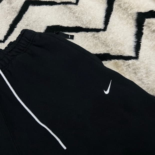 [S]나이키 솔로 스우시 플리스 조거 팬츠/블랙/기모