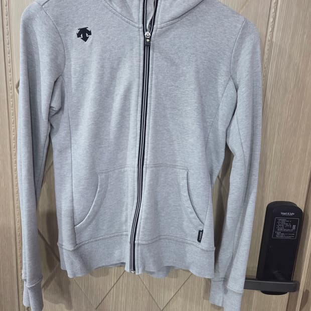 데상트 여성 후드집업