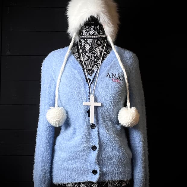 JPN 앙고라 퍼 레터링 하늘색 블루 가디건