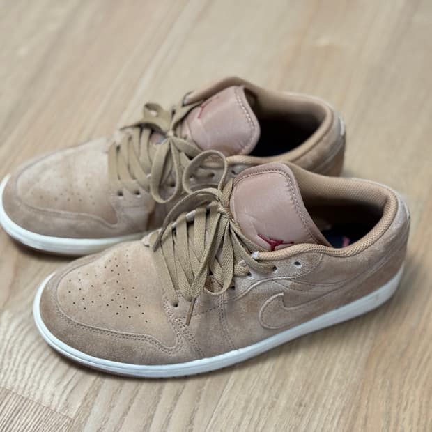 에어조던1 로우 HV4089 270사이즈