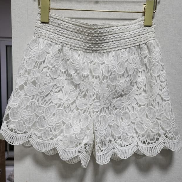 새제품세일!!화이트 셔링 스커트 F