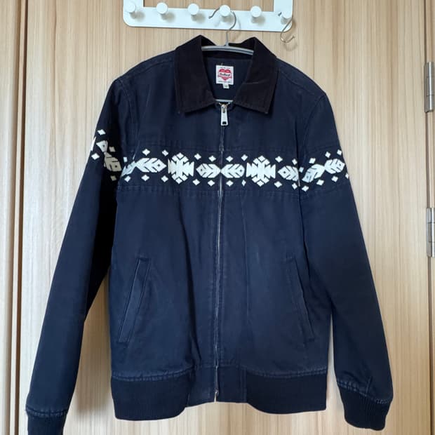 칼하트윕 도지어 봄버 판매합니다.