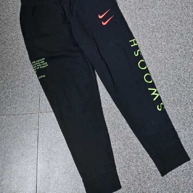 나이키스위시조거팬츠.    L/XL