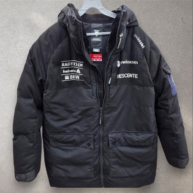 데상트 스위스팀 아우디 겨울패딩 점퍼 95-100