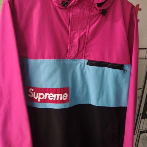 슈프림 바람막이