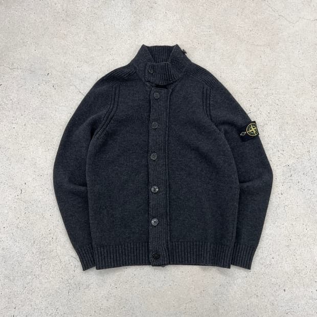 스톤아일랜드 와펜 차콜 니트 집업 가디건