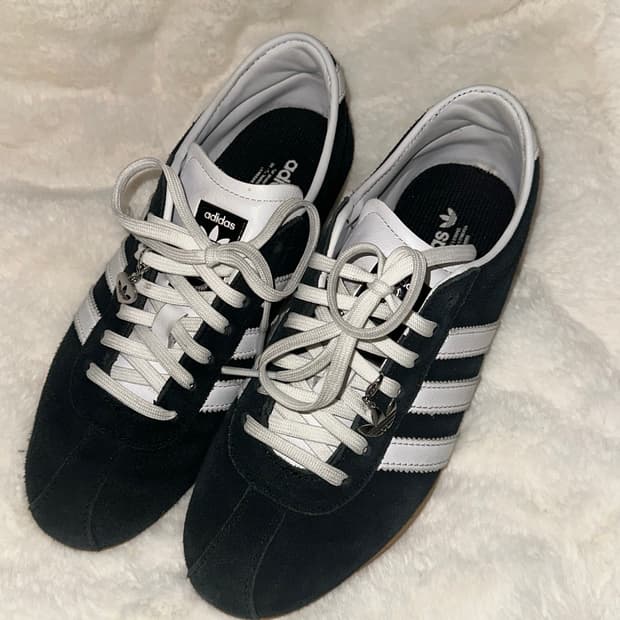 아디다스 도쿄 코어 블랙 클라우드 화이트