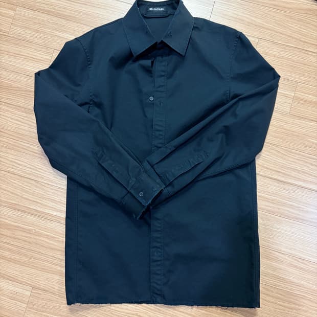 (L/38) 발렌시아가 디스 셔츠 블랙