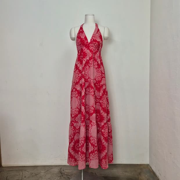 MOUSSY 레드 페이즐리 홀터넥 백리스 맥시 원피스