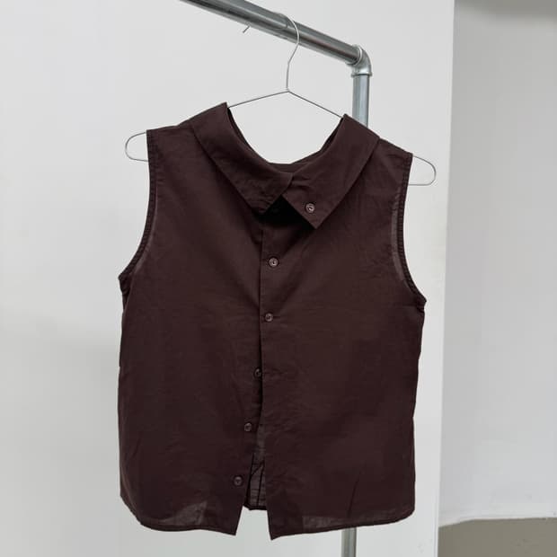 브라운 핀턱 슬리브리스 Brown Pintuck Sleeveless