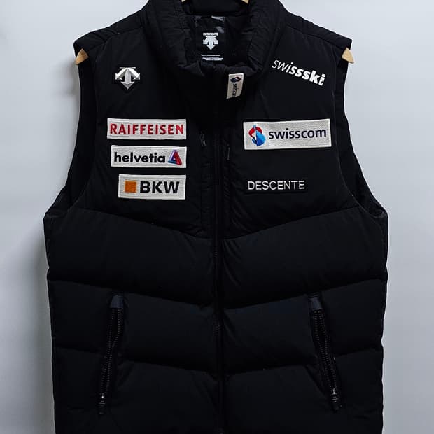 데상트 스위스스키팀 덕다운 패딩조끼 100