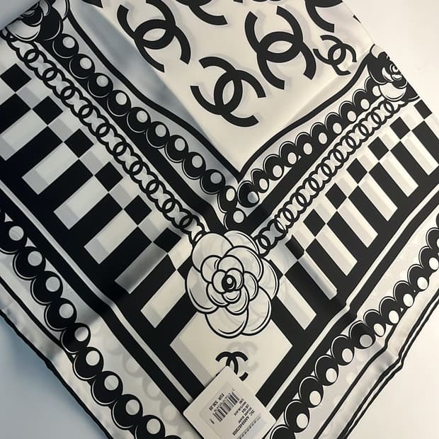 샤넬 cc 로고 스카프 