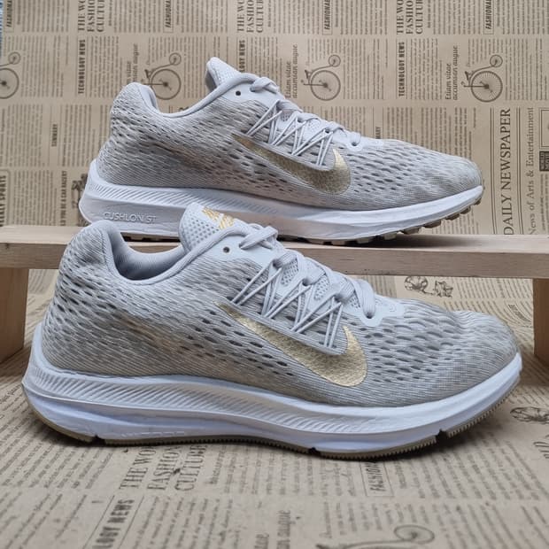 나이키 줌 윈플로5 런닝화245