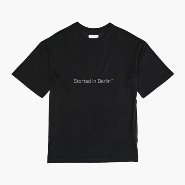 [M] 옵티미스틱러너스 Started in Berlin 반팔티 블랙