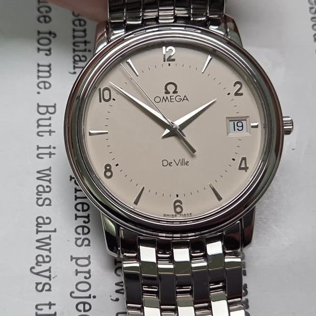 오메가 드빌 프레스티지 아이보리 아라빅 다이얼 쿼츠 브레이슬릿 ver.