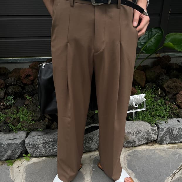 딥 브라운 핀턱 와이드 슬랙스