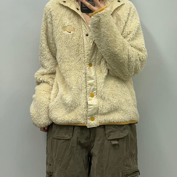 나이키 신형 베이지 쉐르파 자켓