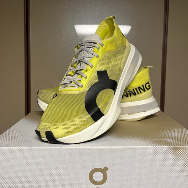 온러닝 클라우드붐 스크라이크 265