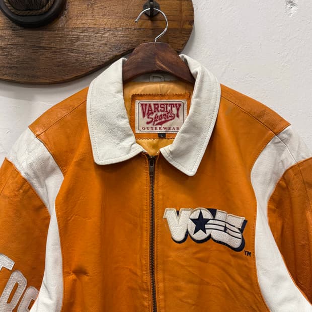 L) Varsity Sports Leather Vintage Varsit