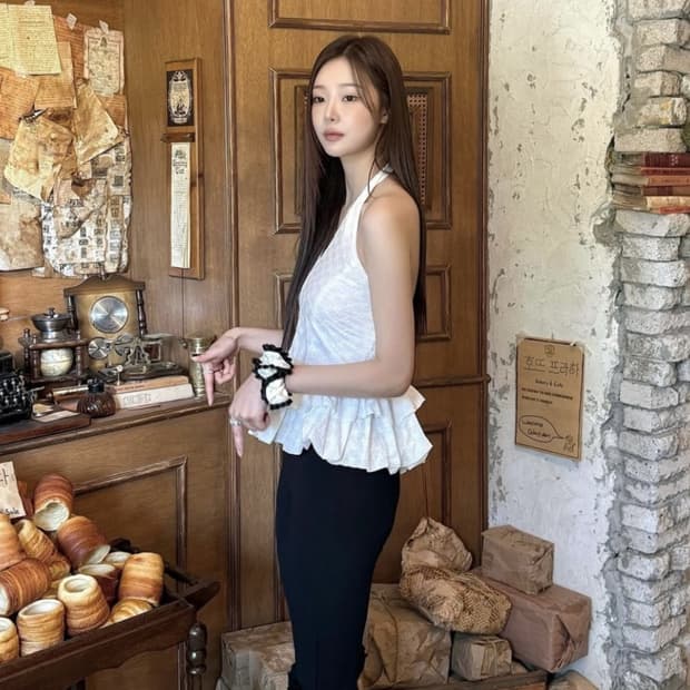 위드아웃썸머 홀터넥 블라우스 이시안착용