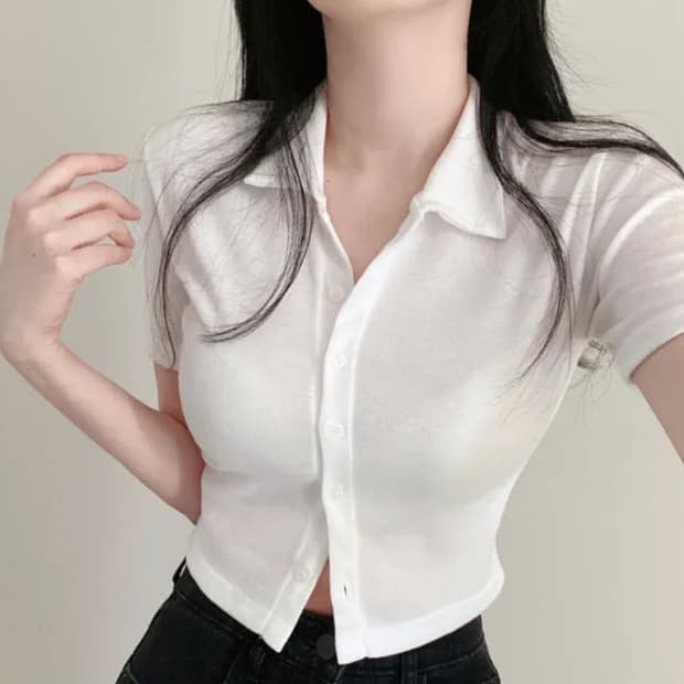 화이트 카라 반팔 셔츠