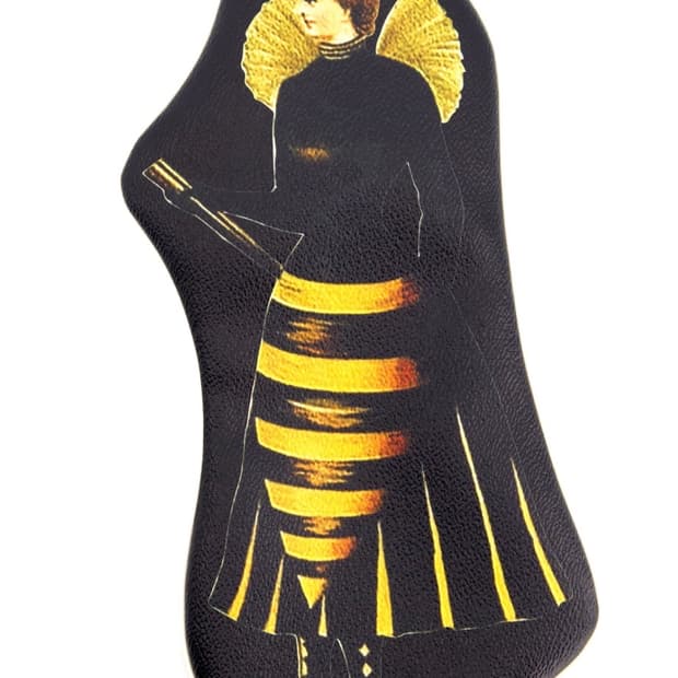 언더커버 queen bee파우치