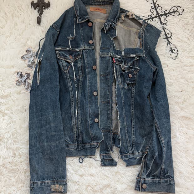 Levi's Damage Jeans Jacket