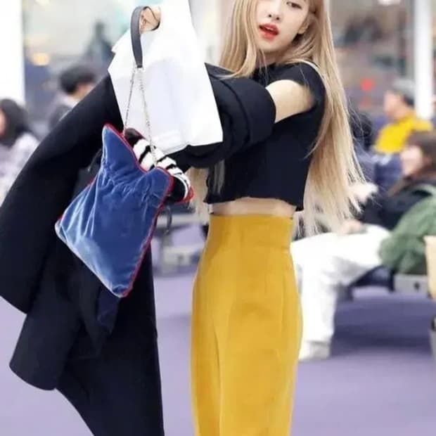 에밀리아 윅스테드 로제착용 팬츠