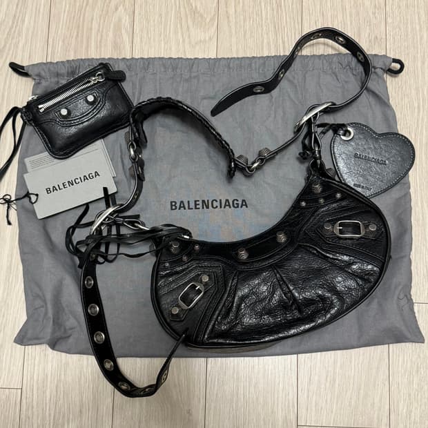 발렌시아가 르카골 xs 블랙