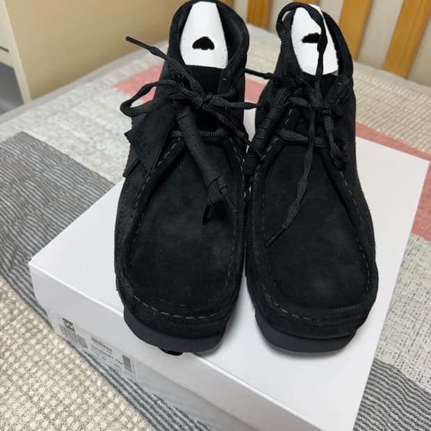 [285,uk10] 포스트아카이브팩션 클락스 왈라비 블랙