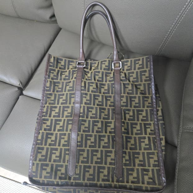 펜디 남성 FF 주카 세로백