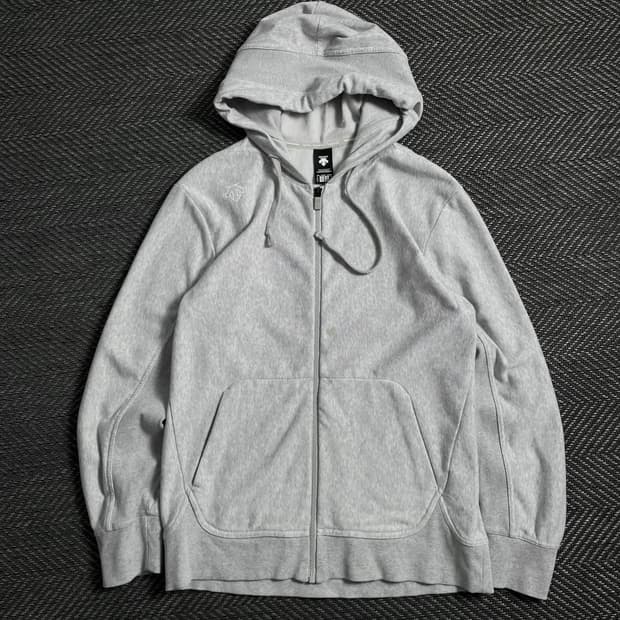 데상트 자수로고 그레이 후드집업o 4660