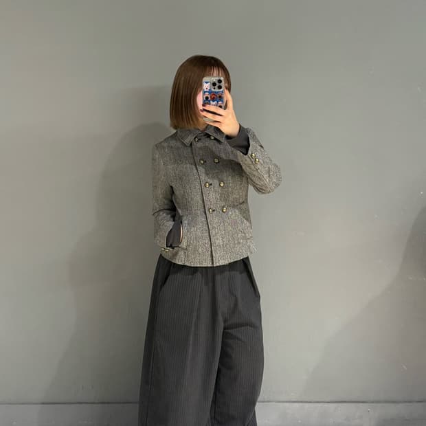 gold double button short jacket