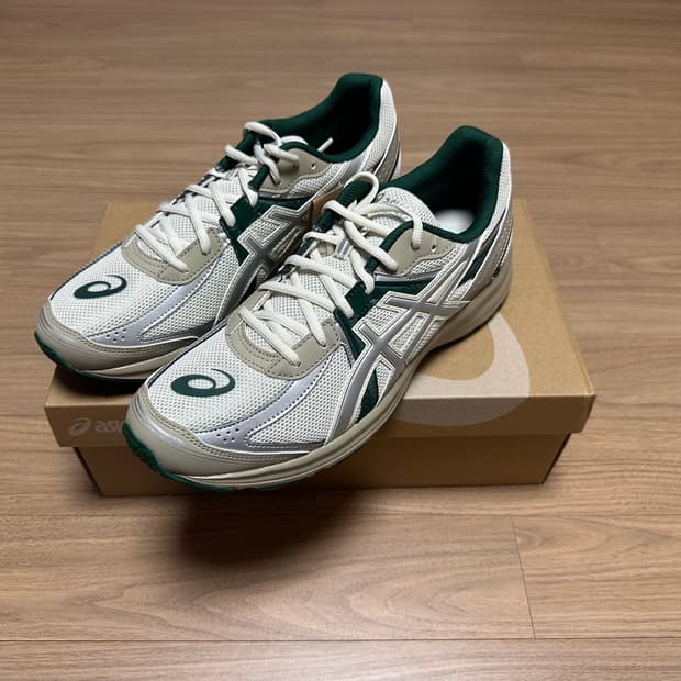 아식스 조그 100 S 페일 오크 퓨어 실버 - D 스탠다드 285